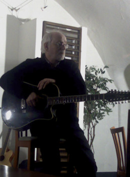 singer3.jpg